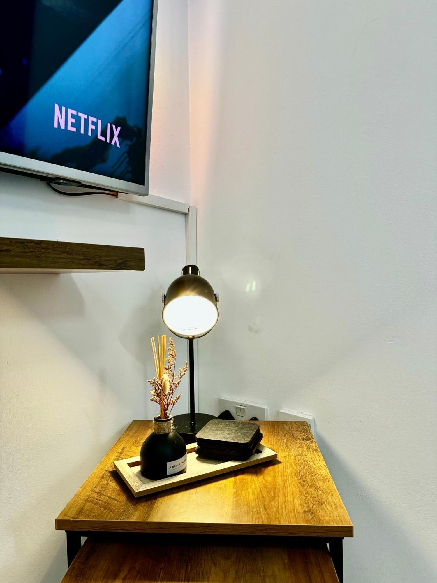 Rnm - Business Professional & Top Choice, Private Access & Entire Place, Kitchen & Washroom With Amenities, Smart Tv, Easy Access, Fast Wifi, Parking Nearby, Great Transport Links Halesowen Luaran gambar