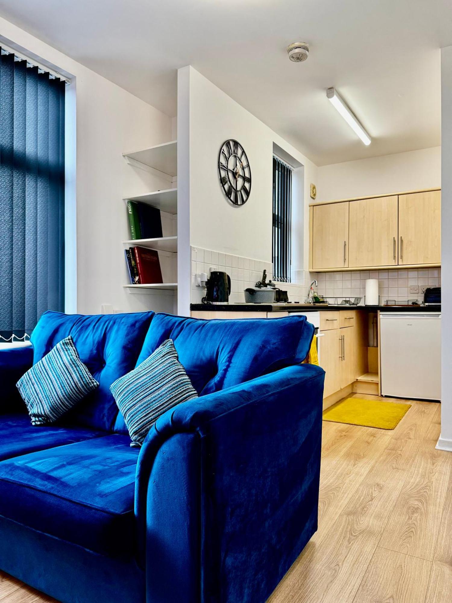 Rnm - Business Professional & Top Choice, Private Access & Entire Place, Kitchen & Washroom With Amenities, Smart Tv, Easy Access, Fast Wifi, Parking Nearby, Great Transport Links Halesowen Luaran gambar